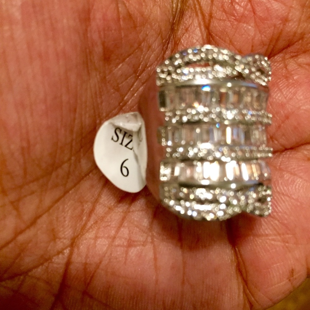 Beautiful Statement Ring - image 3